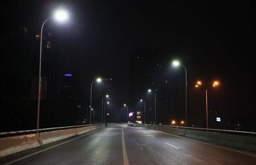 中國創(chuàng)造 三基色多色溫LED人工智能路燈亮相洪崖洞與湖廣會館照明工程